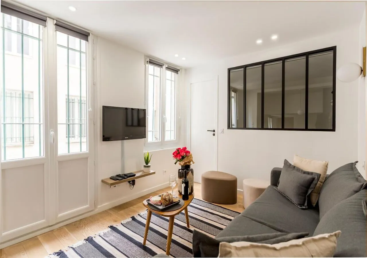 Apartmán Elegance & Design Paris Center 0*,